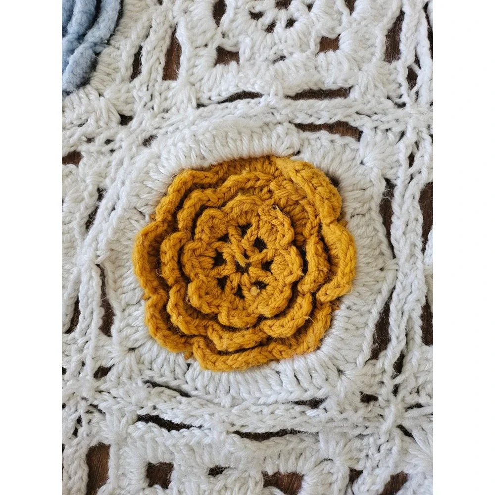 Vintage Handmade Crochet 3D Rose Flower Blanket White Multi Cottagecore 82x64 - Picture 6 of 9